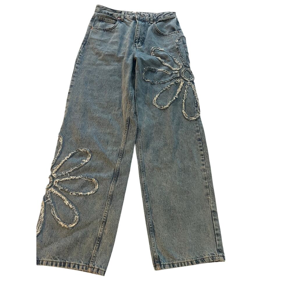 BDG Urban Outfitters Applique Flower High-Waisted Boyfriend Jeans W28 L32